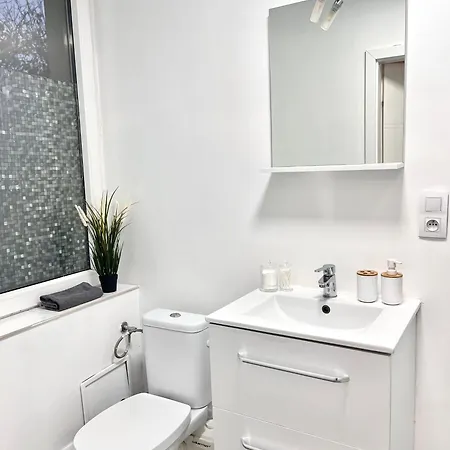 Apartel24pl Oldtown Ii Close To Metro Apartment